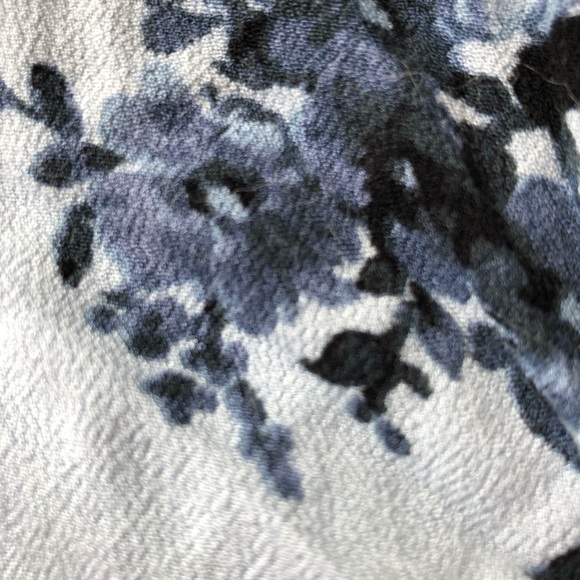 Kendall + Kylie blue coral tank top - Picture 3 of 4